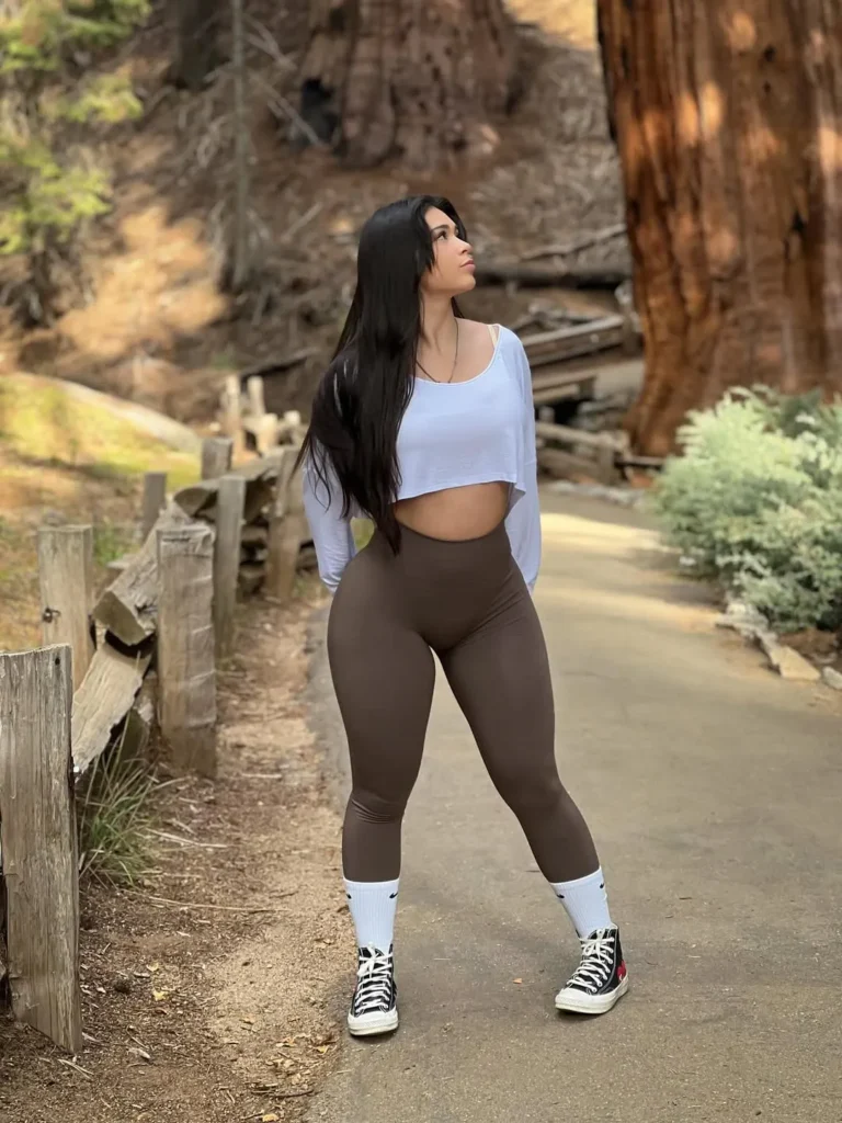 Aisha Sofey Age, Biography