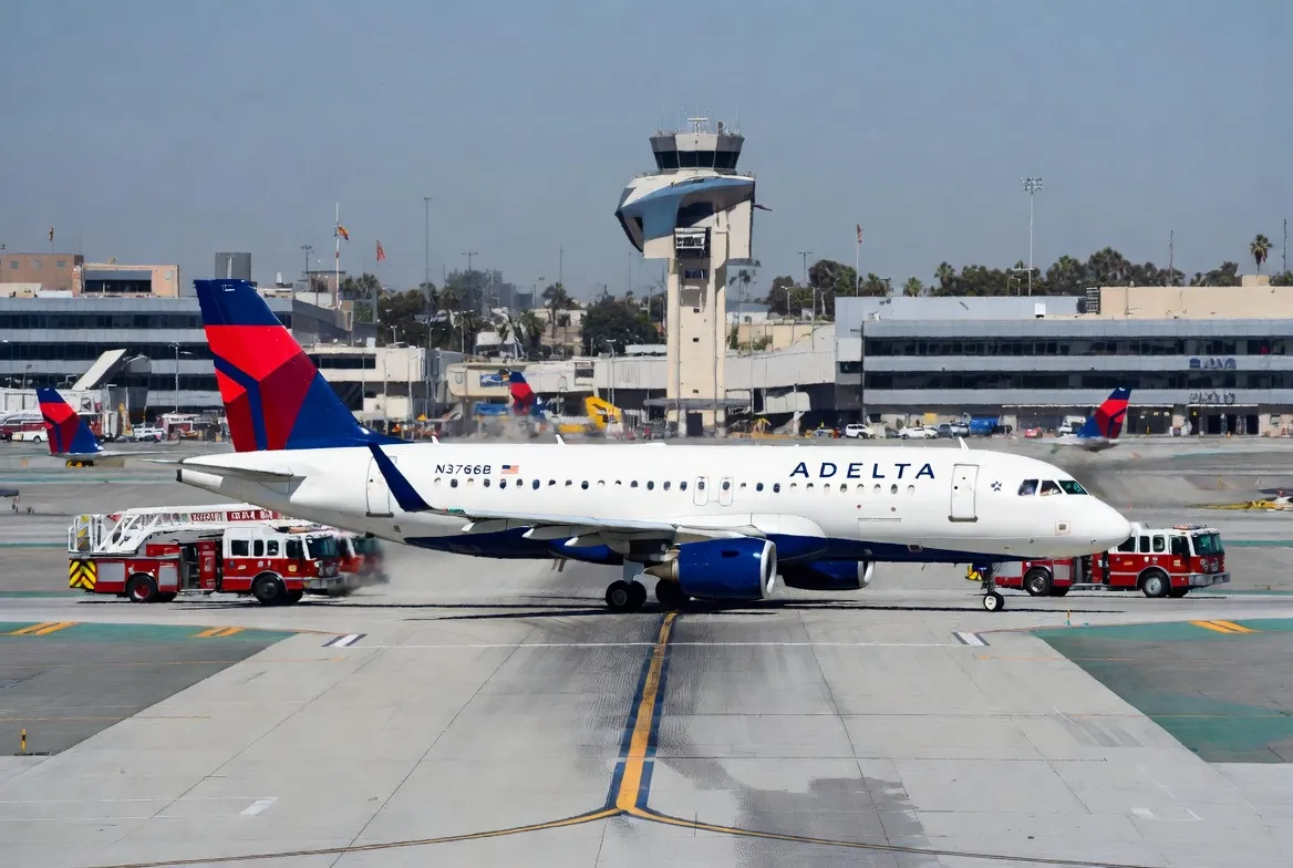 Delta Flight DL275 Diverted to LAX